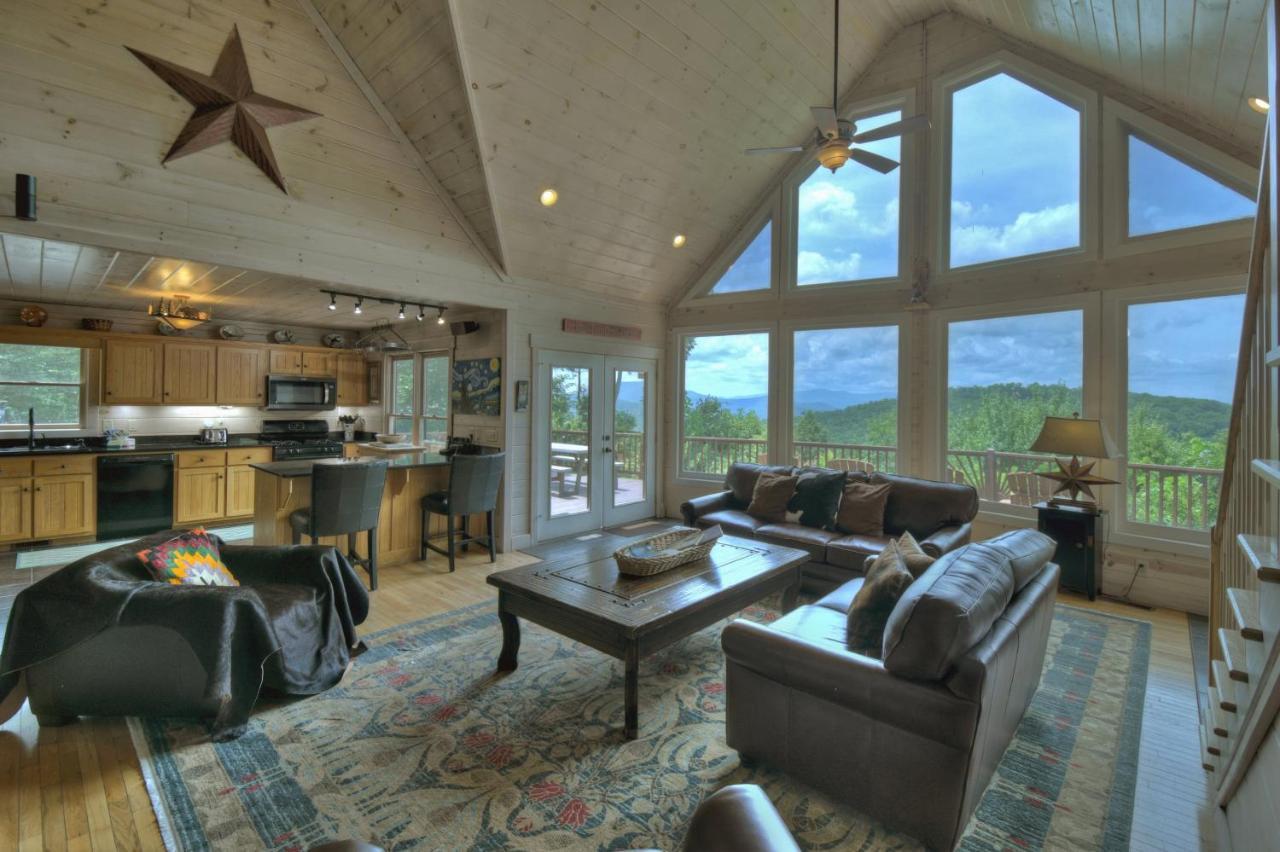 Morganton Champagne Chalet - Cuddleupヴィラ エクステリア 写真