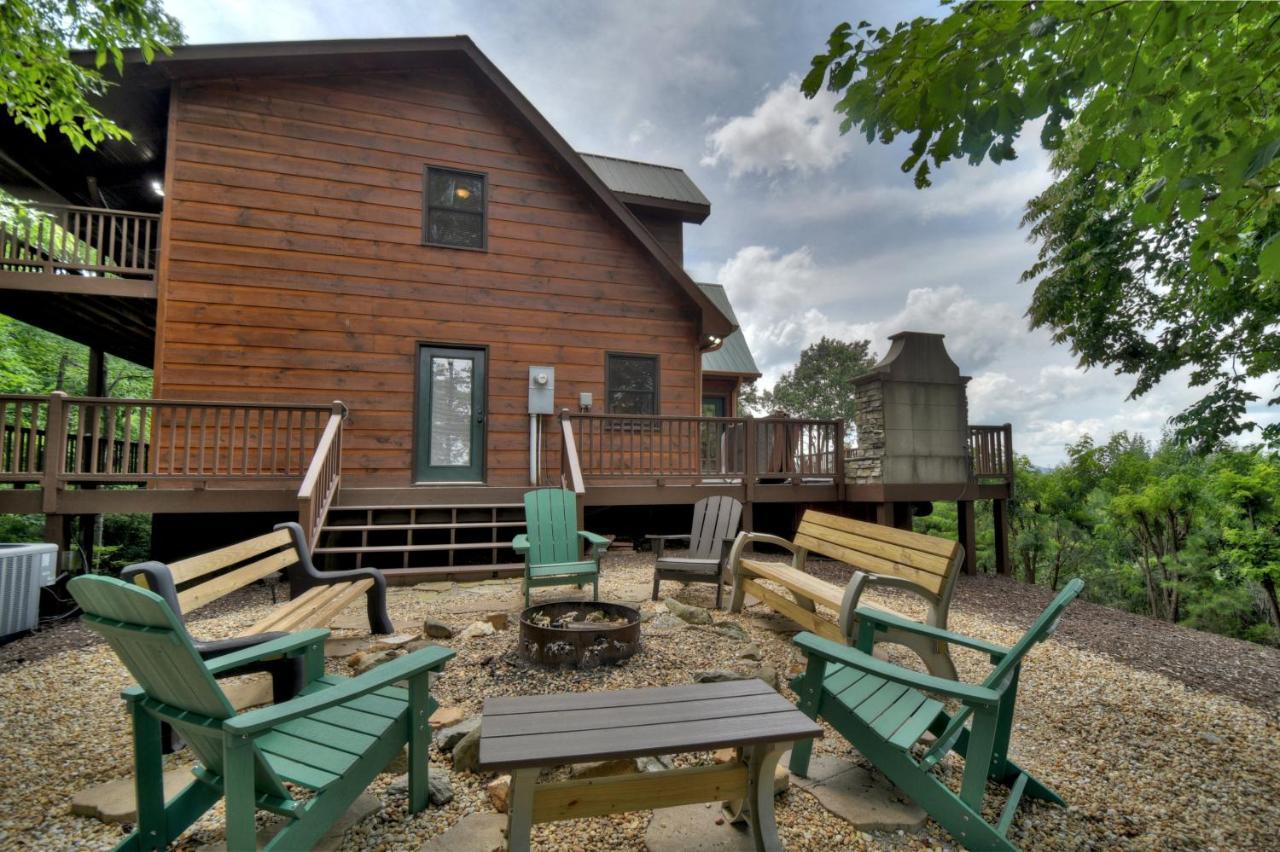 Morganton Champagne Chalet - Cuddleupヴィラ エクステリア 写真