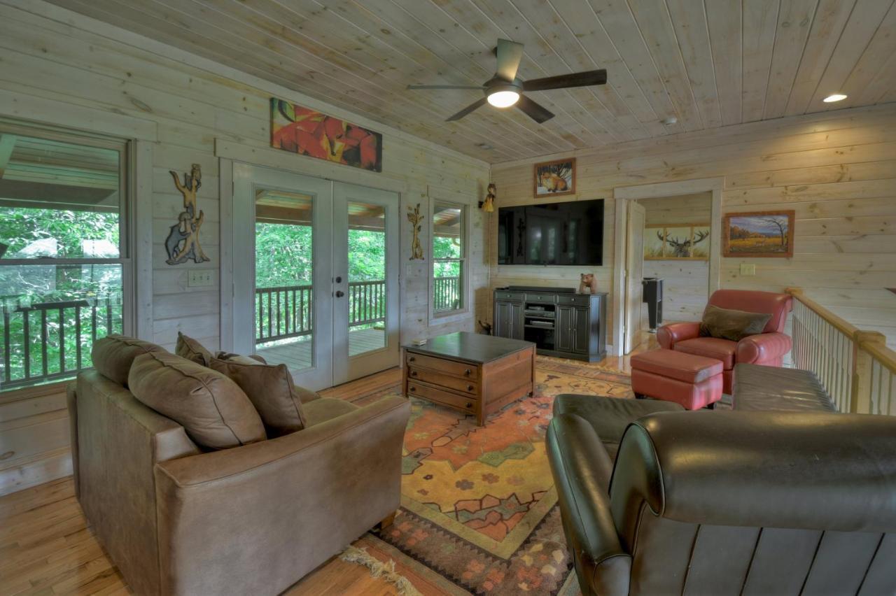Morganton Champagne Chalet - Cuddleupヴィラ エクステリア 写真