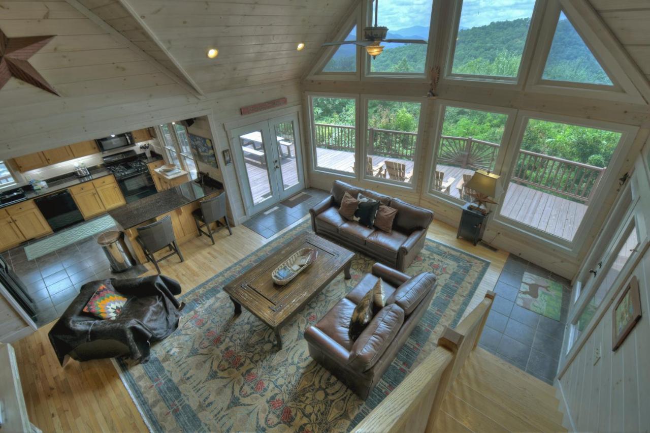 Morganton Champagne Chalet - Cuddleupヴィラ エクステリア 写真